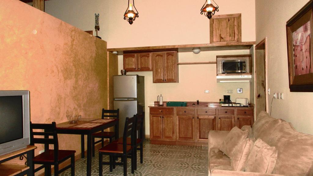 Apartotel Don Francisco San Jose  Bilik gambar