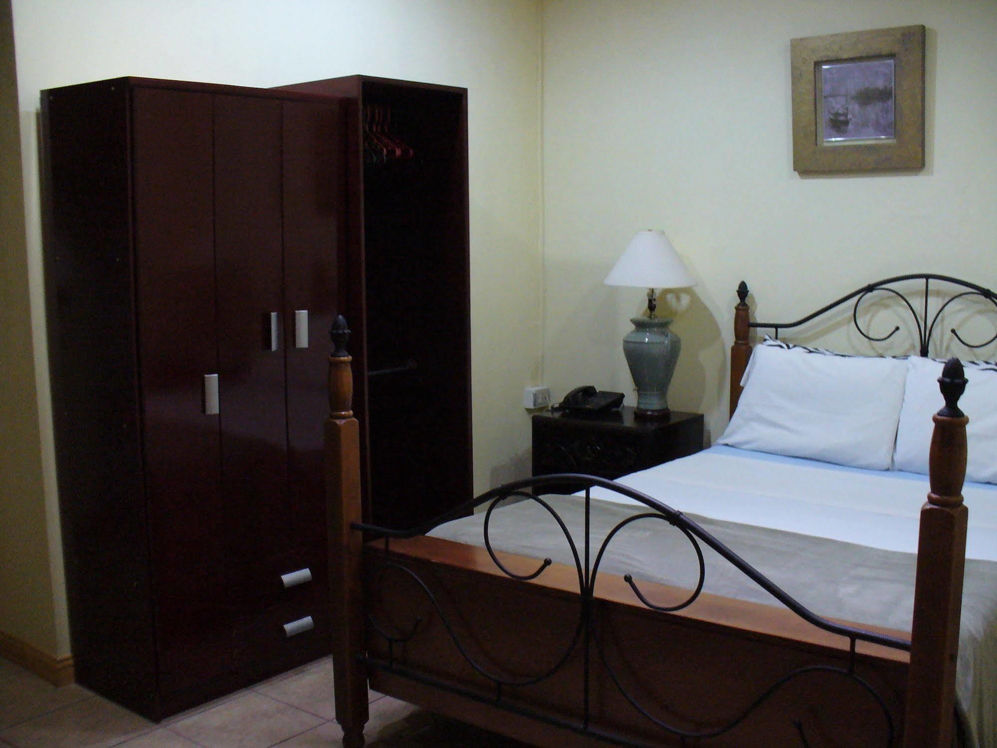 Apartotel Don Francisco San Jose  Luaran gambar