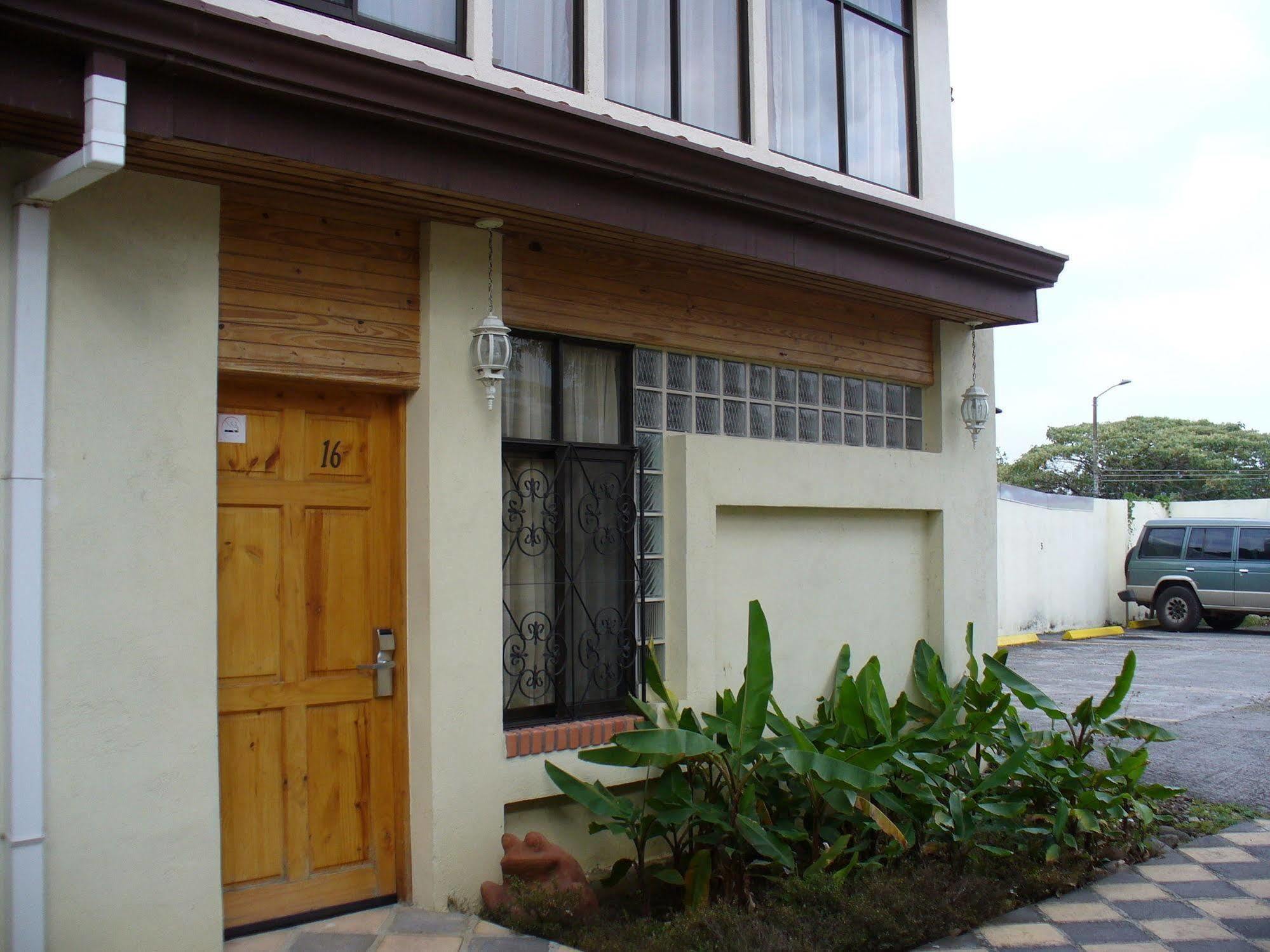 Apartotel Don Francisco San Jose  Luaran gambar